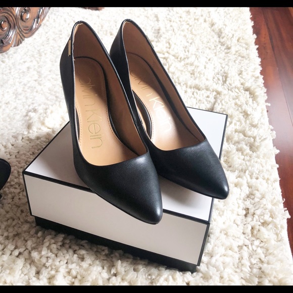 Black Calvin Klein Pumps! 💕 - Picture 2 of 3